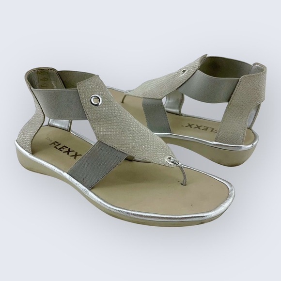 The Flexx Metallic Silver Grommet Elastic Slip On Strappy Toe Post Sandal 6.5 - Picture 1 of 8